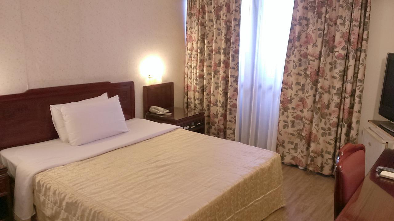 Galaxy Hotel Taichung Esterno foto